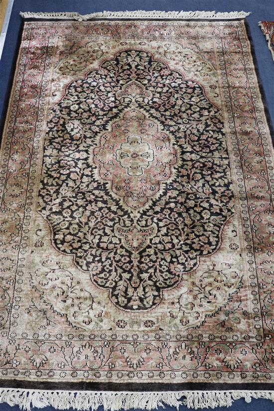 A Nain ivory ground rug 185 x 125cm